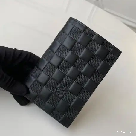 19B5790066 LV Bags 0620